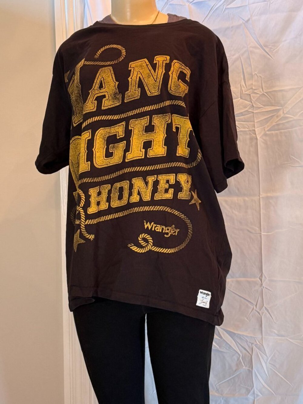 Wrangler Lainey Wilson "Hang Tight Honey" Oversized SS Brown Tshirt Women's M